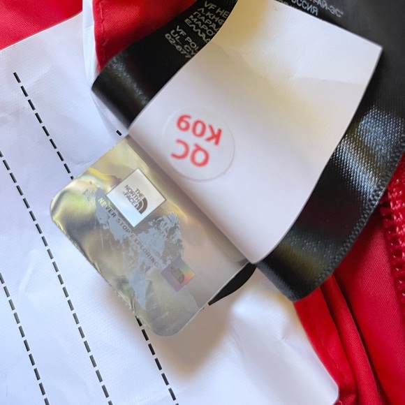 The North Face Boys’ Reversible Mount Chimbo Full Zip Jacket - Picture 10 of 12